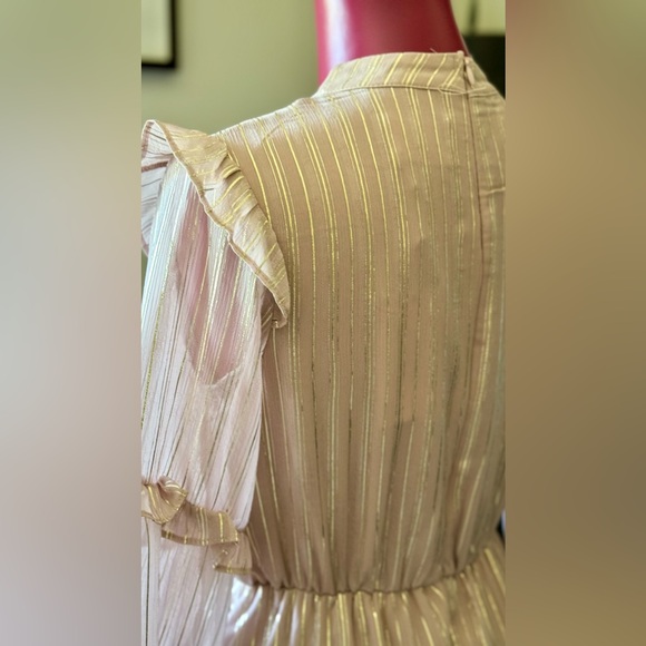 Elodie blush and Gold - Picture 13 of 14